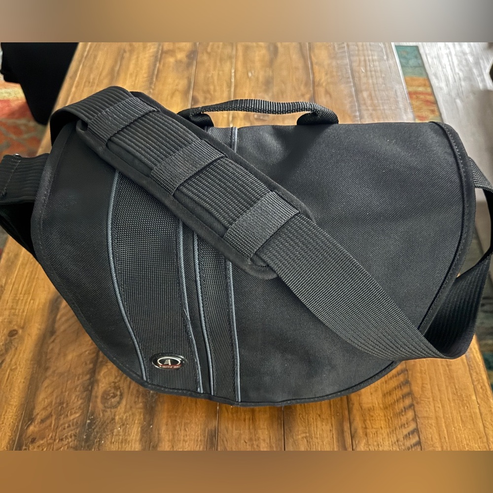 Tarmac Adventure Pro Camera Bag with Shoulder Strap, Black